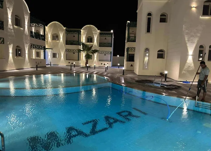 Mazari, Primo U More, Bazen شقة *